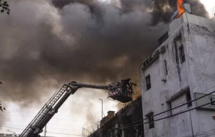 Fire Erupts in Delhi Factory, Smoke Causes Suffocation, 15 Fire Engines Deployed