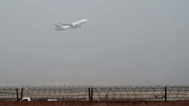 Fog at IGI Airport, affecting air traffic and visibility in Delhi; AQI above 350