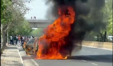 Jaipur fire accident: Collision between CNG vehicle and tractor caused death and destructionA big and terrible fire accident took place in Jaipur.