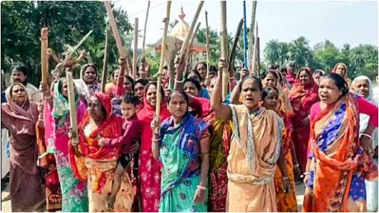 Attack on women and children: Video of hooliganism by goons in Lucknow goes viral.